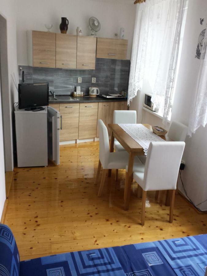 Apartment Anna Cesky Dub Exteriör bild